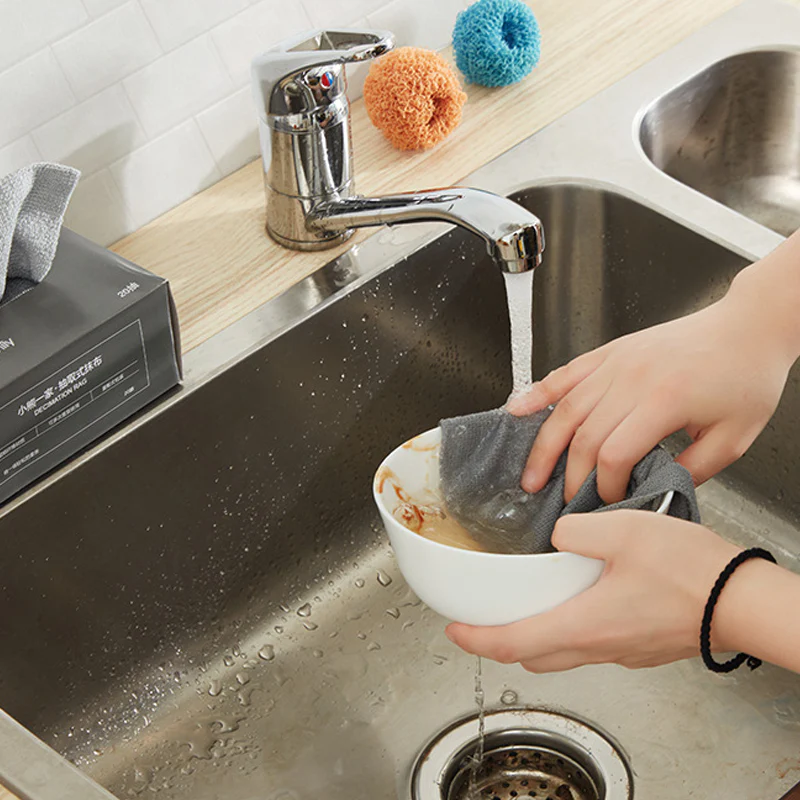 Pull-out absorbent microfibre cloths Pull-out absorbent microfibre cloths